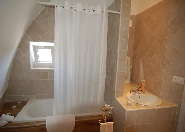Domus Alba مارتينا فرانكا